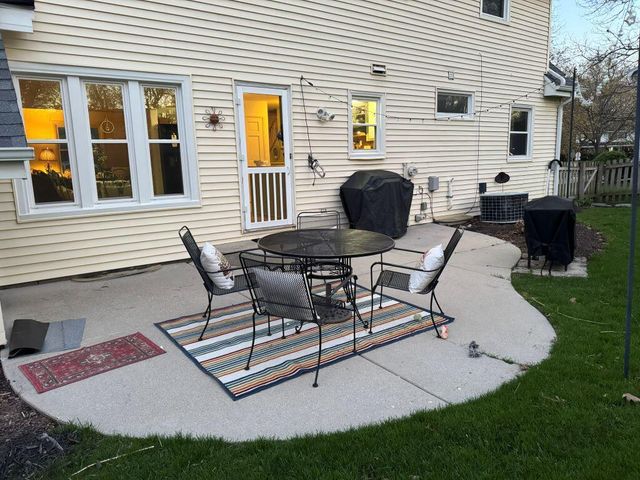 190 Debbie DRIVE, Waukesha, WI 53189