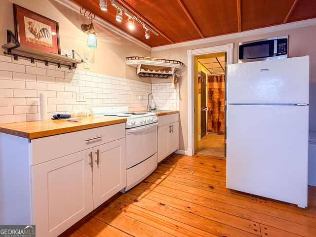 113 Ber Weg, Helen, GA 30545