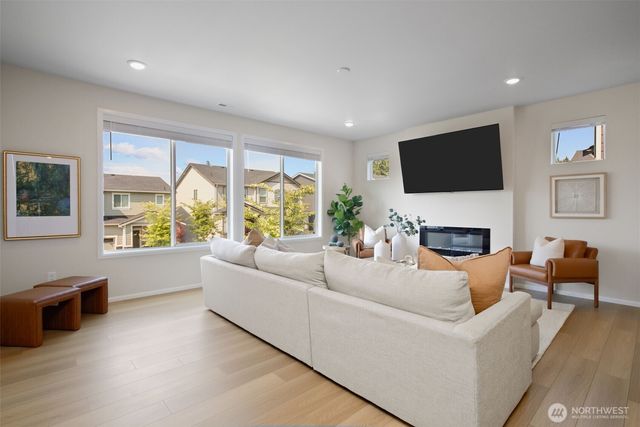 6020 135th Place SW, Edmonds, WA 98026