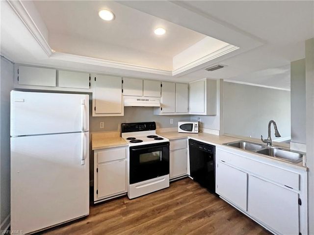 4530 SW 10th AVE # 202, Cape Coral, FL 33914