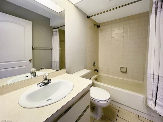 4530 SW 10th AVE # 202, Cape Coral, FL 33914