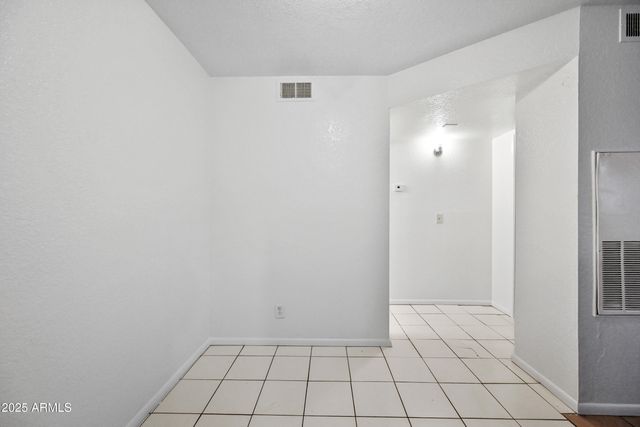 725 E VOGEL Avenue 203, Phoenix, AZ 85020