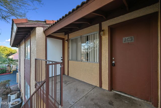 725 E VOGEL Avenue 203, Phoenix, AZ 85020