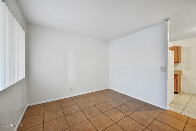 725 E VOGEL Avenue 203, Phoenix, AZ 85020