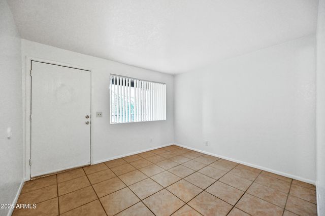 725 E VOGEL Avenue 203, Phoenix, AZ 85020