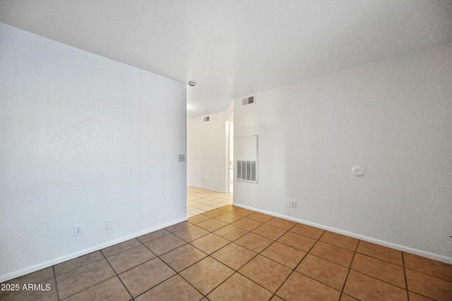 725 E VOGEL Avenue 203, Phoenix, AZ 85020