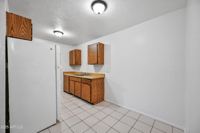 725 E VOGEL Avenue 203, Phoenix, AZ 85020