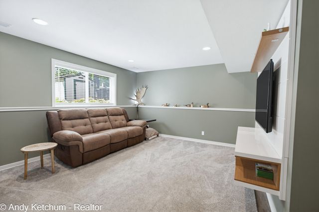 404 3rd Avenue, Holland, MI 49424
