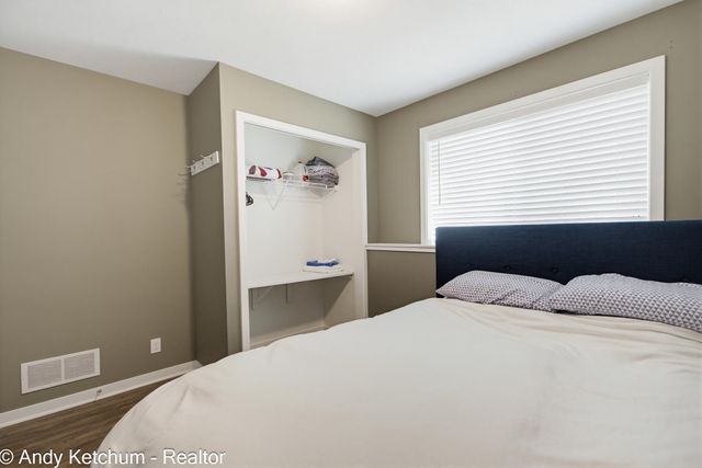 404 3rd Avenue, Holland, MI 49424