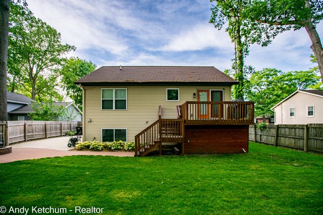 404 3rd Avenue, Holland, MI 49424