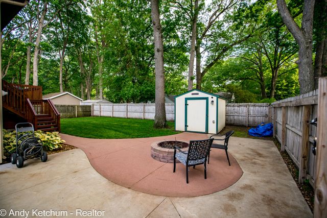 404 3rd Avenue, Holland, MI 49424