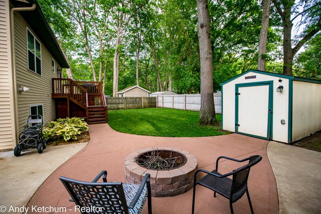 404 3rd Avenue, Holland, MI 49424