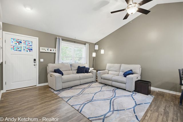 404 3rd Avenue, Holland, MI 49424