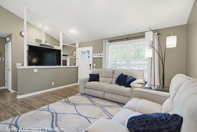 404 3rd Avenue, Holland, MI 49424