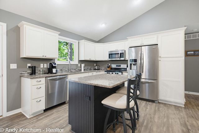 404 3rd Avenue, Holland, MI 49424