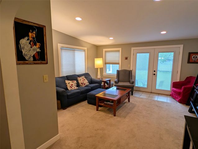 533 BEVERLY Drive, Erie, PA 16505