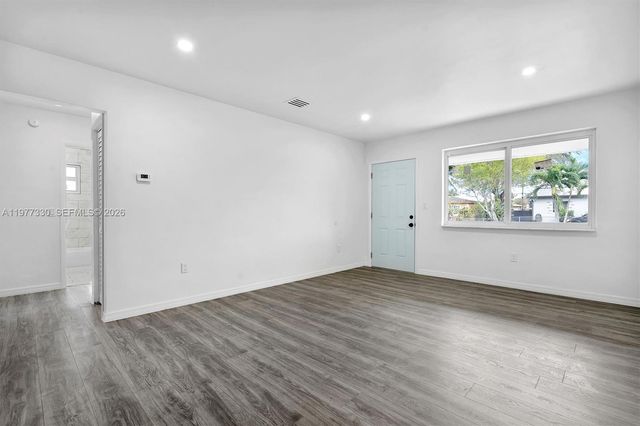 1061 NW 108 ter, Miami, FL 33168