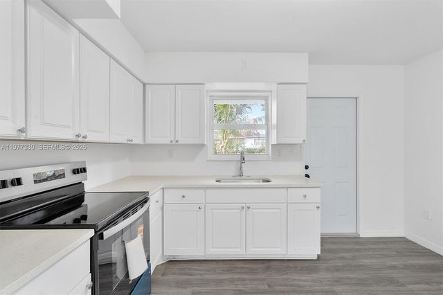 1061 NW 108 ter, Miami, FL 33168