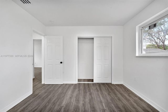 1061 NW 108 ter, Miami, FL 33168