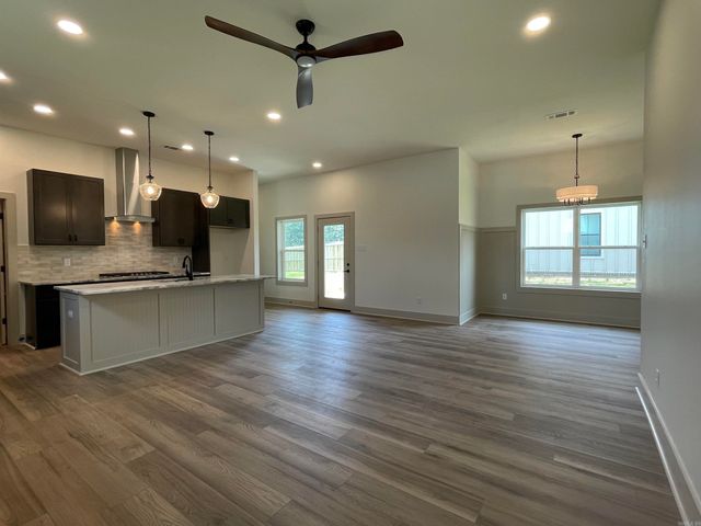 107 Legacy Way, Ward, AR 72176
