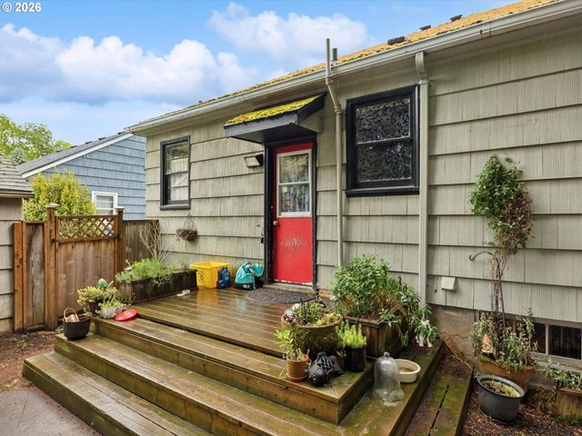 2331 Se 70TH Ave, Portland, OR 97215