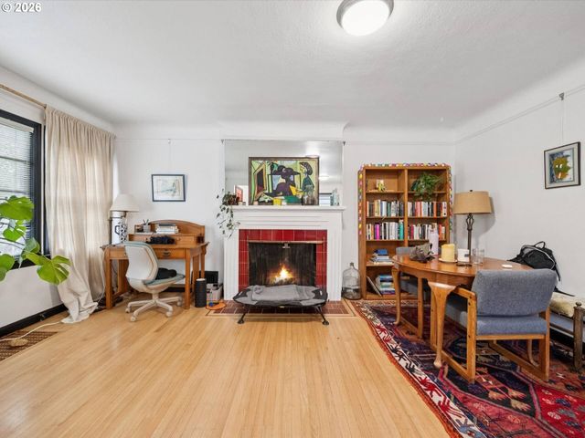 2331 Se 70TH Ave, Portland, OR 97215