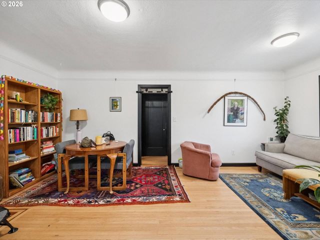 2331 Se 70TH Ave, Portland, OR 97215