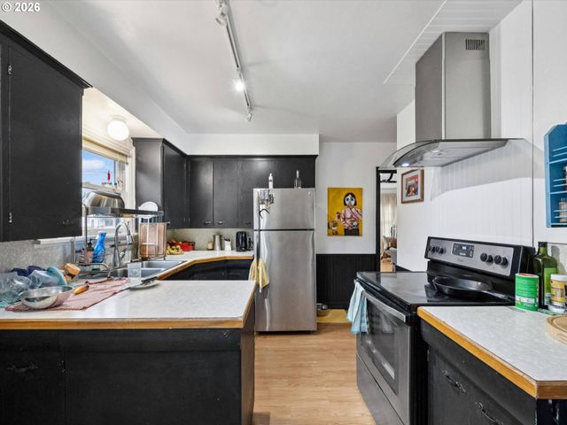 2331 Se 70TH Ave, Portland, OR 97215