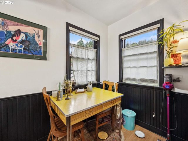 2331 Se 70TH Ave, Portland, OR 97215