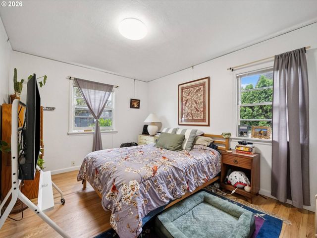2331 Se 70TH Ave, Portland, OR 97215