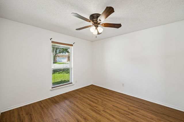 1405 Sun Valley Drive, Garland, TX 75043