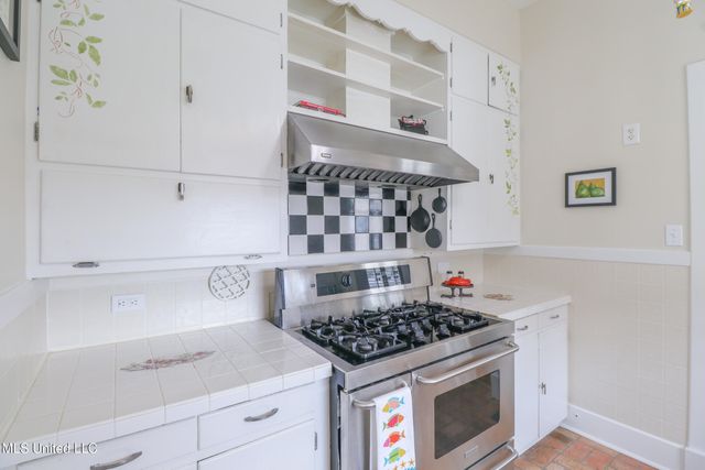 145 Saint Francis Street, Biloxi, MS 39530