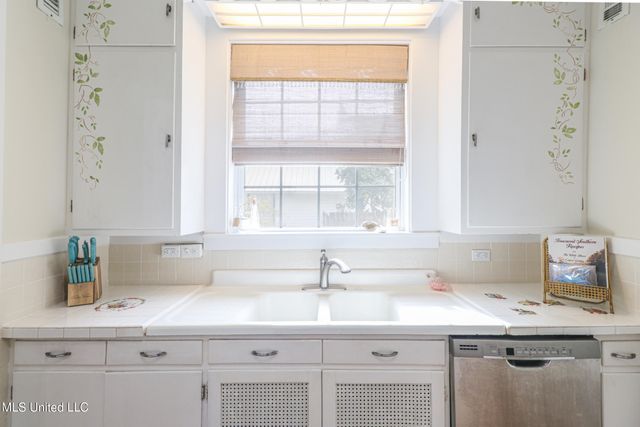 145 Saint Francis Street, Biloxi, MS 39530