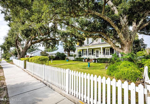 145 Saint Francis Street, Biloxi, MS 39530