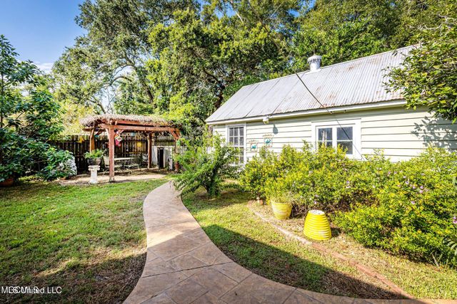 145 Saint Francis Street, Biloxi, MS 39530