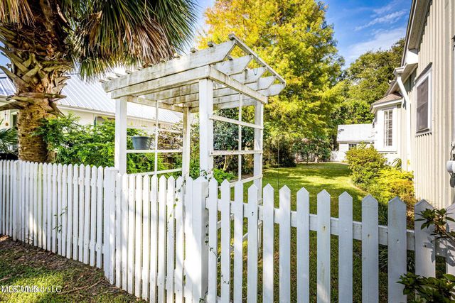 145 Saint Francis Street, Biloxi, MS 39530