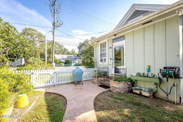 145 Saint Francis Street, Biloxi, MS 39530