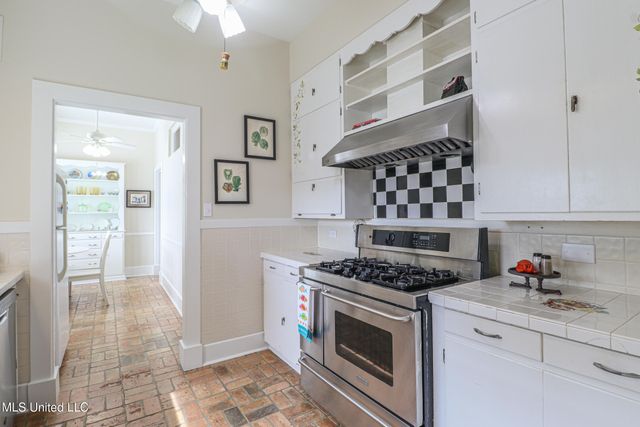 145 Saint Francis Street, Biloxi, MS 39530