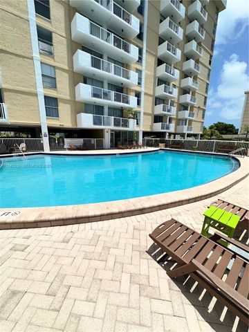 2020 NE 135th Street 807, North Miami, FL 33181