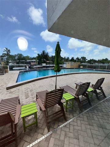 2020 NE 135th Street 807, North Miami, FL 33181