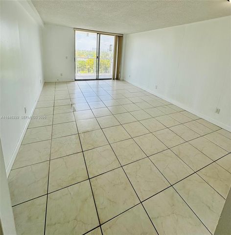 2020 NE 135th Street 807, North Miami, FL 33181