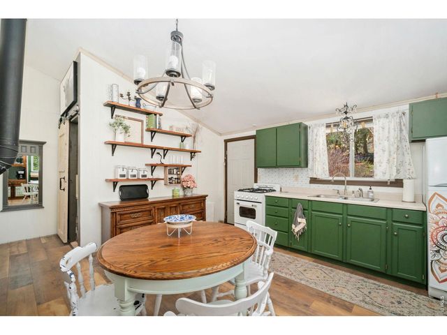 14 Calliope Ln, Livermore, CO 80536