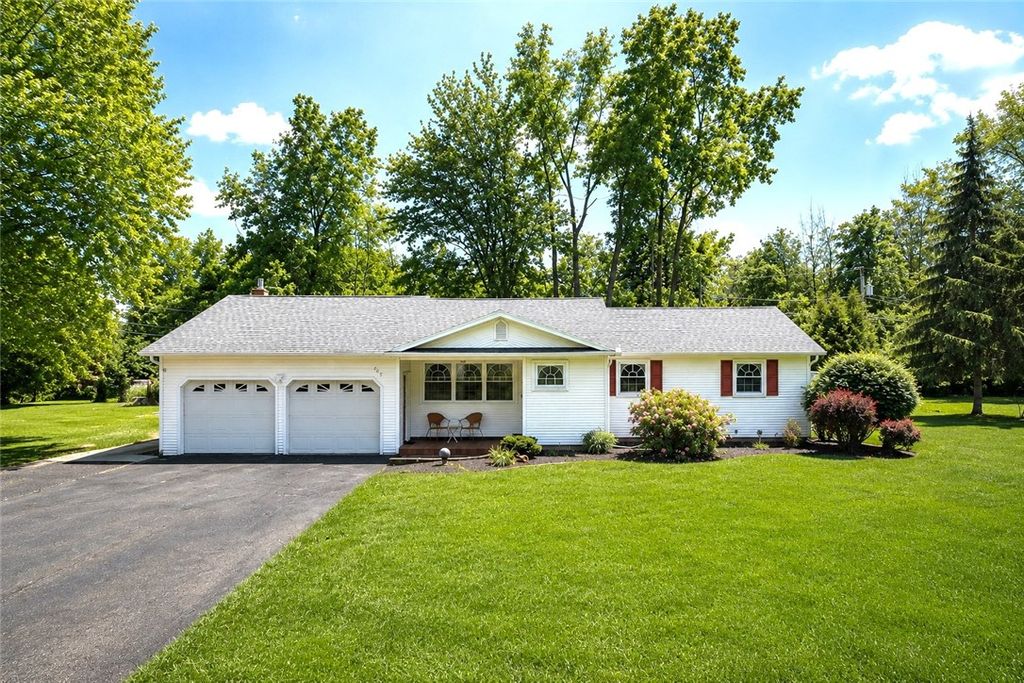 665 Regina Drive, Webster, NY 14580