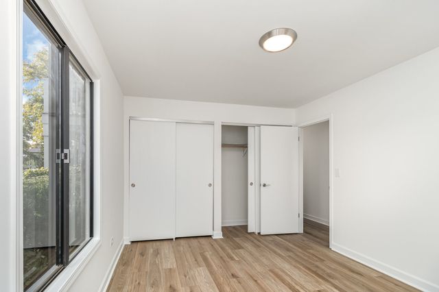 1467 Fairlane Drive 1B, Schaumburg, IL 60193