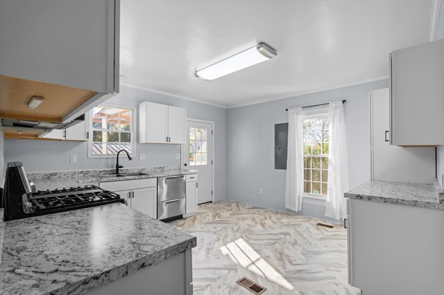 305 Gordon Street, Thomson, GA 30824