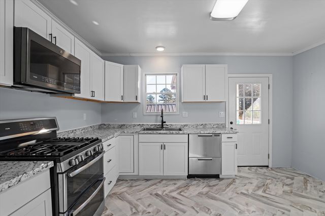 305 Gordon Street, Thomson, GA 30824