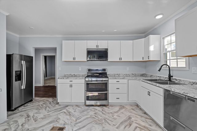 305 Gordon Street, Thomson, GA 30824