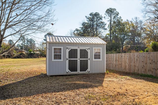 305 Gordon Street, Thomson, GA 30824