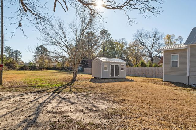 305 Gordon Street, Thomson, GA 30824