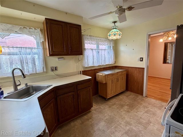 12294 Nathaline Street, Redford Charter Township, MI 48239